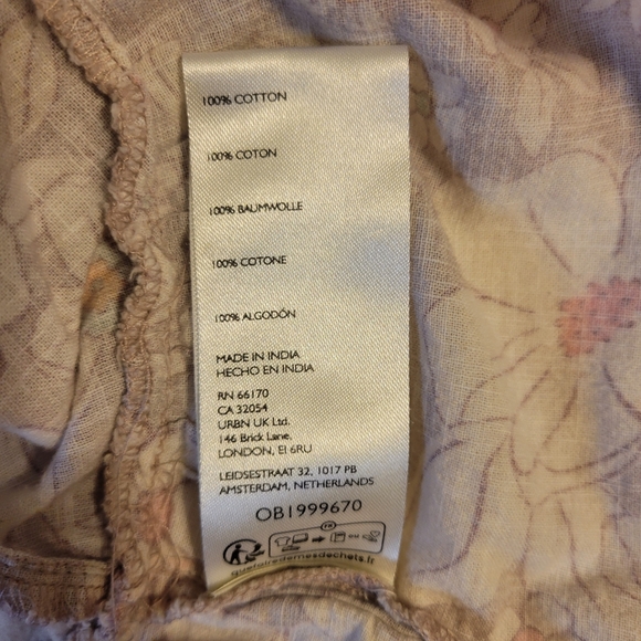 Free People Floral Blouse in Lavendar & Cream. Size L - Picture 4 of 5